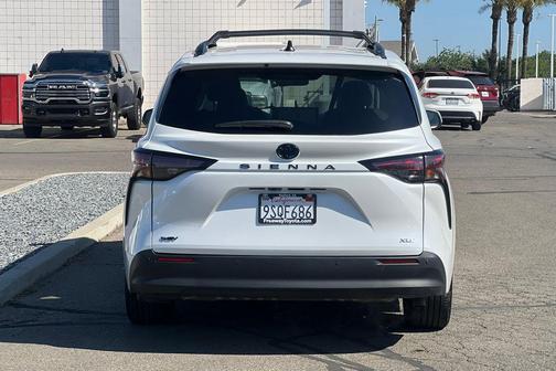 Wind Chill Pearl 2025 Toyota Sienna XLE