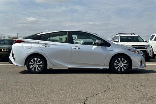 2021 Toyota Prius Prime LE