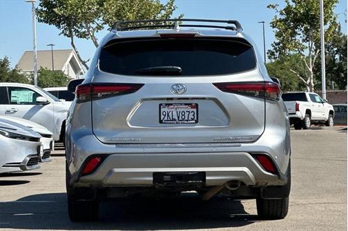 2024 Toyota Highlander Platinum