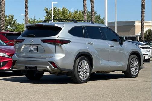 2024 Toyota Highlander Platinum