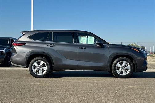 2022 Toyota Highlander L