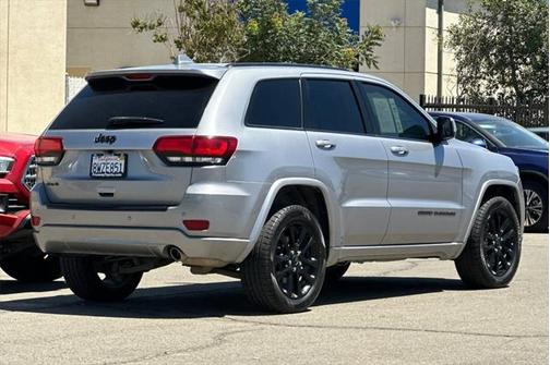 2021 Jeep Grand Cherokee Laredo