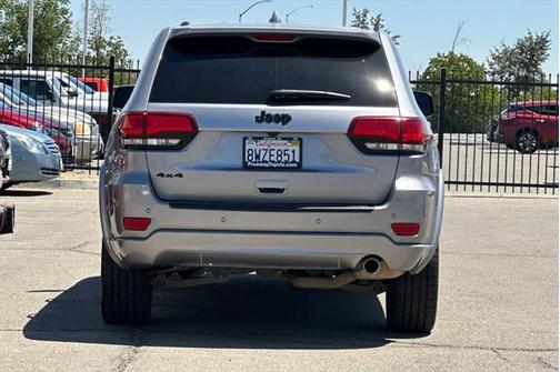 2021 Jeep Grand Cherokee Laredo