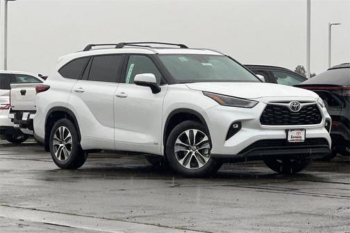 2026 Toyota Highlander Hybrid XLE