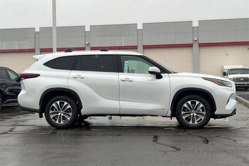 2026 Toyota Highlander Hybrid XLE