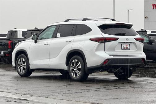 2026 Toyota Highlander Hybrid XLE