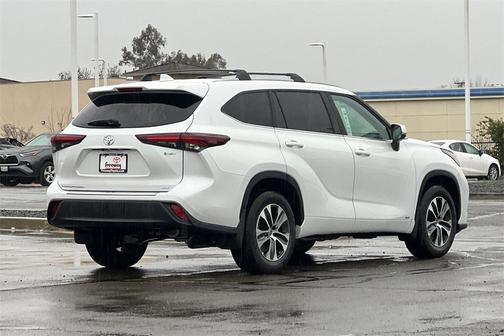 2026 Toyota Highlander Hybrid XLE