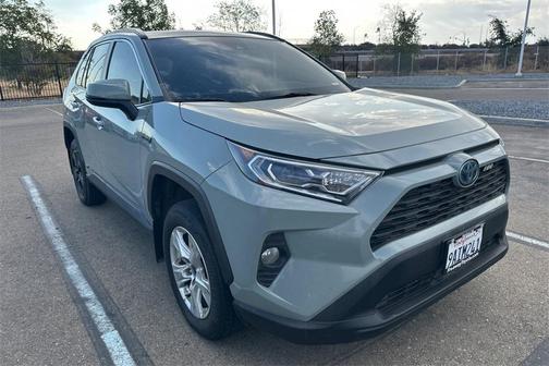2021 Toyota RAV4 Hybrid XLE