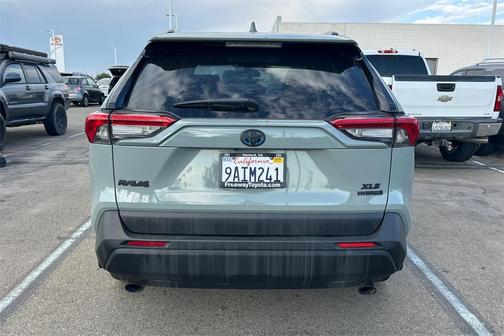 2021 Toyota RAV4 Hybrid XLE