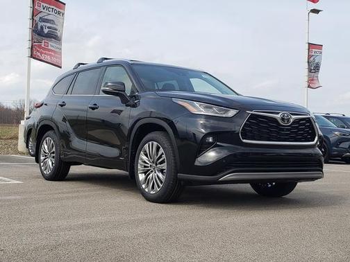 Midnight Black Metallic 2026 Toyota Highlander Hybrid Platinum
