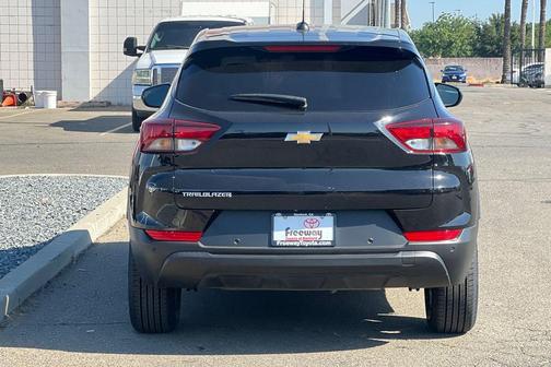 Mosaic Black Metallic 2024 Chevrolet Trailblazer LS