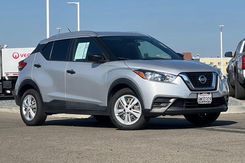 Brilliant Silver Metallic 2019 Nissan Kicks S