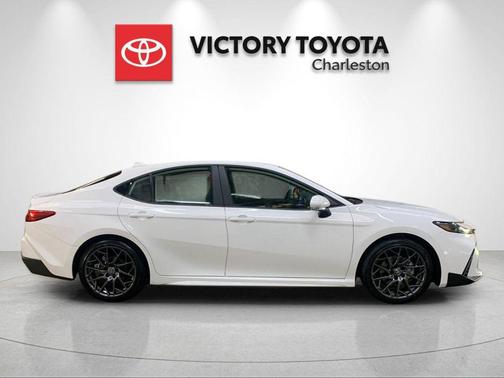 Ice Cap 2026 Toyota Camry SE