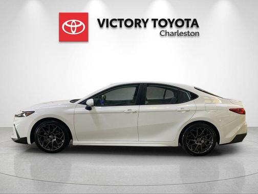 Ice Cap 2026 Toyota Camry SE