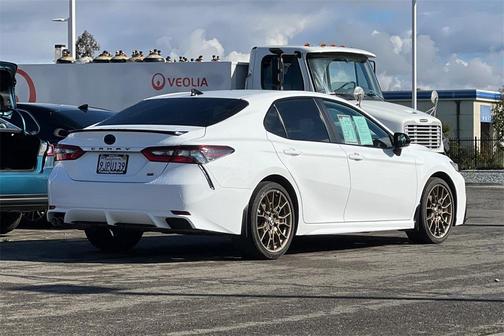 2024 Toyota Camry Hybrid SE