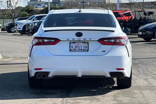 2024 Toyota Camry Hybrid SE