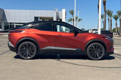 Tandoori w/Midnight Black Metallic Roof 2026 Toyota C-HR XSE