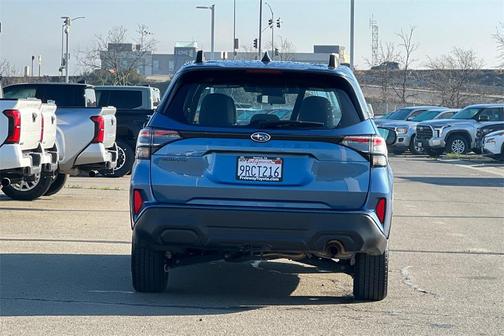 2025 Subaru Forester Base