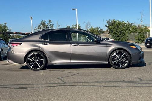 Predawn Gray Mica 2018 Toyota Camry XSE