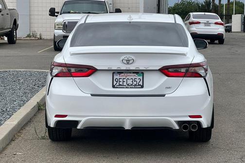 Ice Cap 2023 Toyota Camry SE