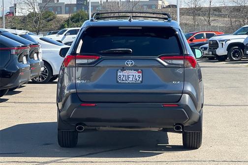 2022 Toyota RAV4 XLE