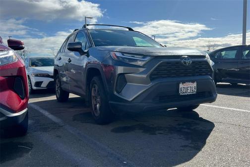 2022 Toyota RAV4 XLE