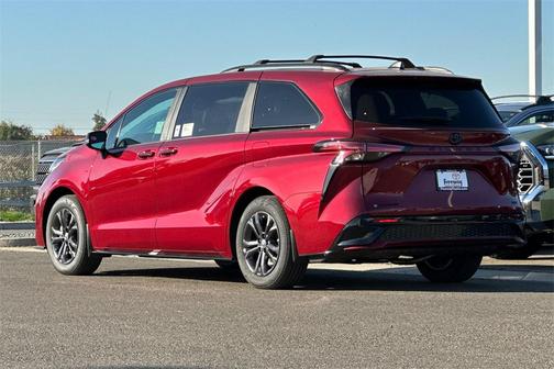 2025 Toyota Sienna XSE 7 Passenger