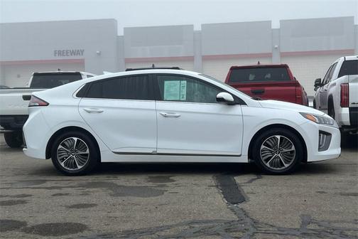 2021 Hyundai IONIQ Plug-In Hybrid SEL