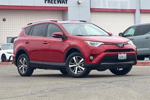 2017 Toyota RAV4 XLE