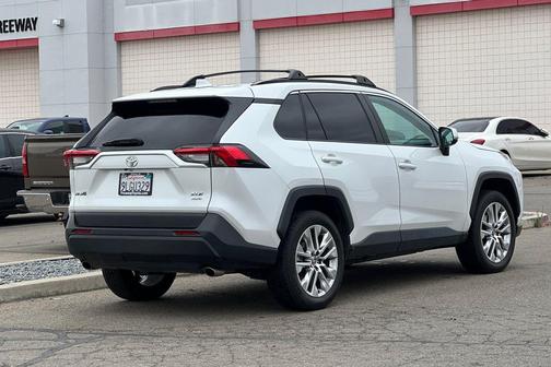 Wind Chill Pearl 2024 Toyota RAV4 XLE Premium