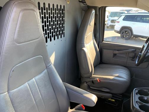 2021 Chevrolet Express 2500 RWD 2500 Regular Wheelbase WT