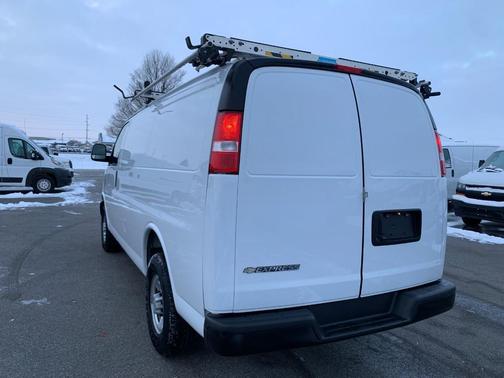 2022 Chevrolet Express 2500 RWD 2500 Regular Wheelbase WT