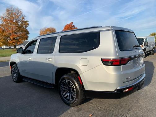 2023 Jeep Wagoneer L Series II 4x4