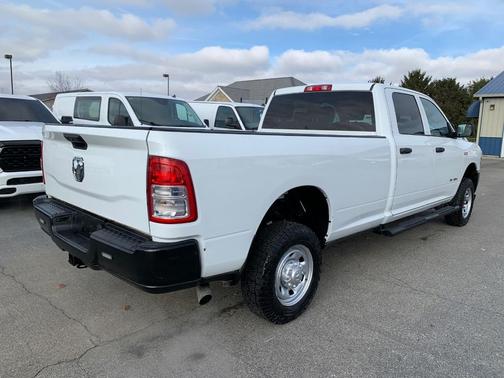 2022 RAM 2500 Tradesman Crew Cab 4x4 8' Box