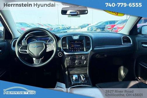 2021 Chrysler 300 Touring