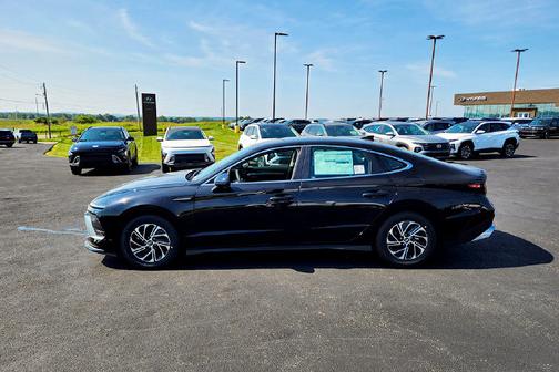 Abyss Black 2026 Hyundai SONATA Hybrid Blue