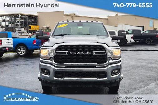 2024 RAM 3500 Big Horn Crew Cab 4x4 8' Box
