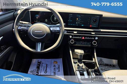 Phantom Black 2025 Hyundai SANTA CRUZ SEL Activity