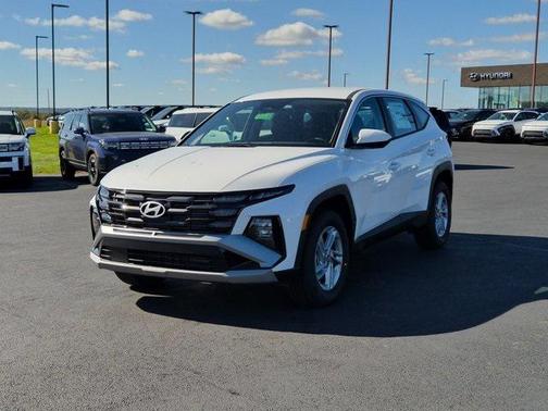 2026 Hyundai TUCSON SE