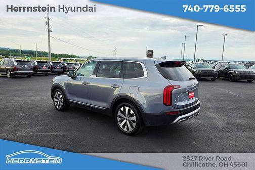 Everlasting Silver 2022 Kia Telluride EX