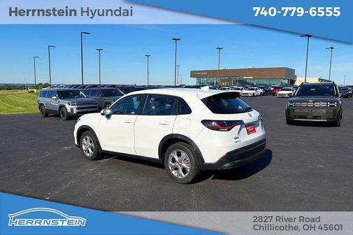 Platinum White Pearl 2024 Honda HR-V LX