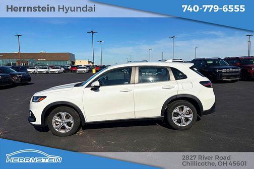 Platinum White Pearl 2024 Honda HR-V LX