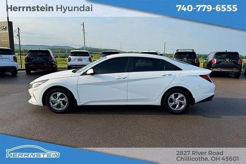 2023 Hyundai ELANTRA SE