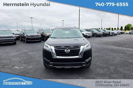 Super Black 2025 Nissan Pathfinder SV 4WD