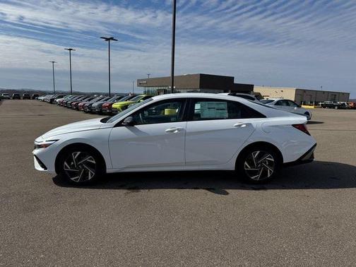 2025 Hyundai ELANTRA Sport