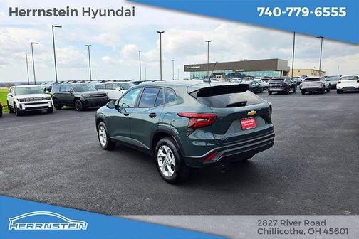 2025 Chevrolet Trax LS