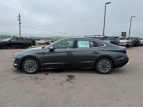 2025 Hyundai SONATA Hybrid SE
