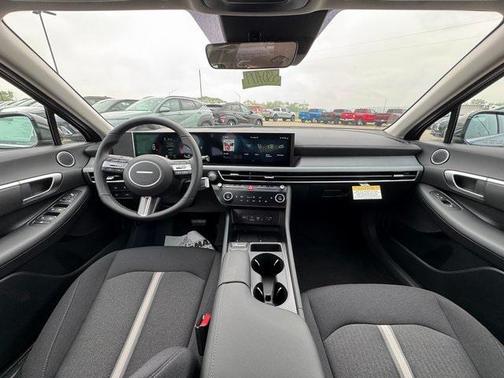 2025 Hyundai SONATA Hybrid SE