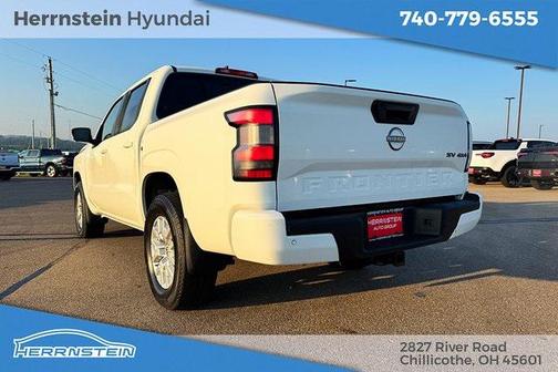 2024 Nissan Frontier SV