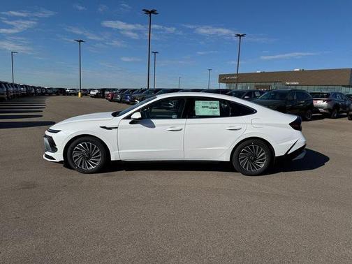 2025 Hyundai SONATA Hybrid SE